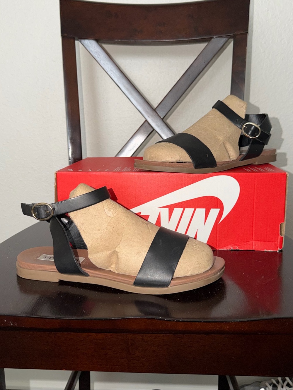 Steve Madden Black Leather Two-Strap Ankle Sandals size 8.5